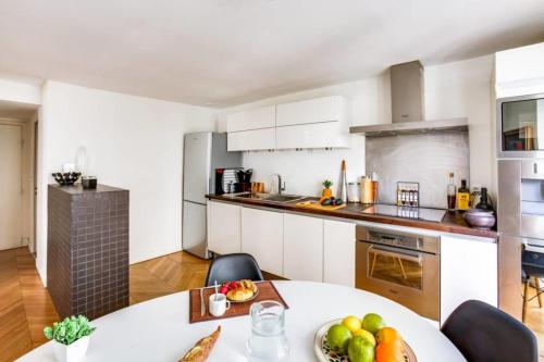 Photo de la galerie de l'établissement GuestReady - Luxurious Flat near Bonne Nouvelle, à Paris