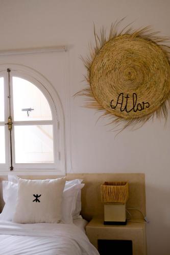 Una cama o camas en una habitación de Villa Soun dans la campagne d'ESSAOUIRA