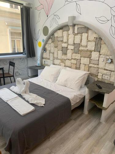 Manello Home Art