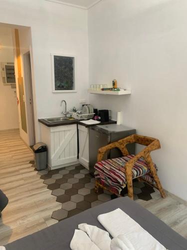 Manello Home Art