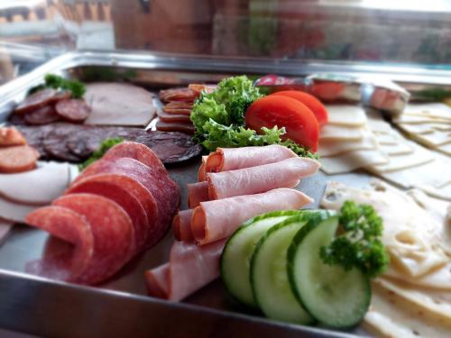 Jídlo v penzionu – hostince nebo okolí