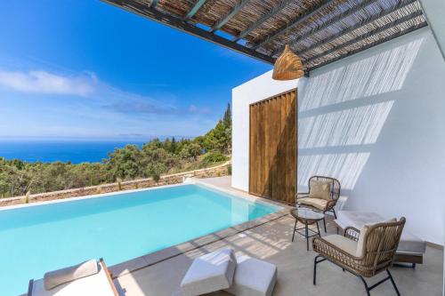 Πισίνα στο ή κοντά στο Mellamare Luxury Suites