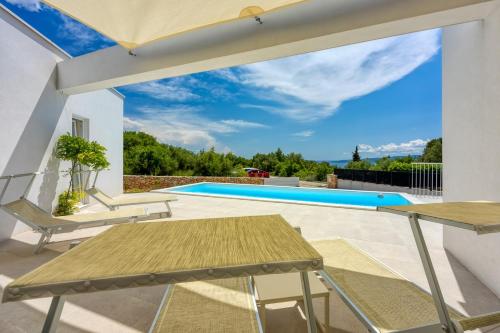 Villa Menta 4