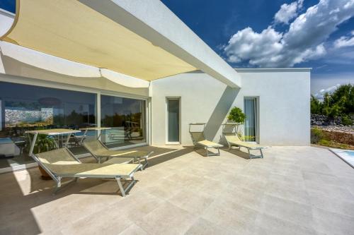Villa Menta 4