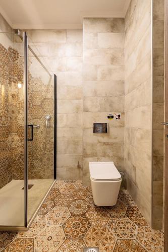 Ένα μπάνιο στο Avra Hotel 2