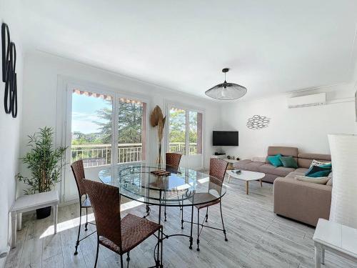 Lumineux T3 climatisé près de la plage des Lecques, avec double terrasse et parking. - FR-1-770-22