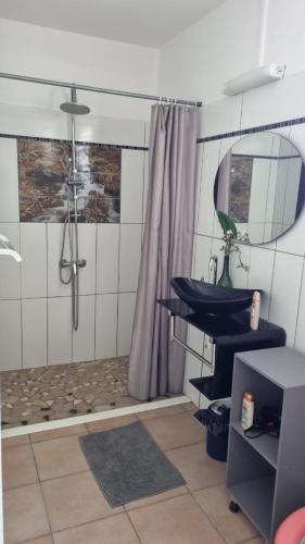 Een badkamer bij Hibiscus et Miro