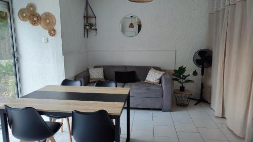 T2 RDC avec Jardin, Cap d'Agde, Secteur Falaise, 100 m plage, Clim, WIFI, Parking