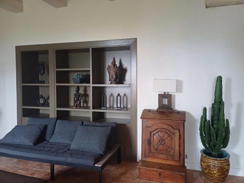 Photo de la galerie de l'établissement Mas Provençal de caractère avec vue mer, à Antibes