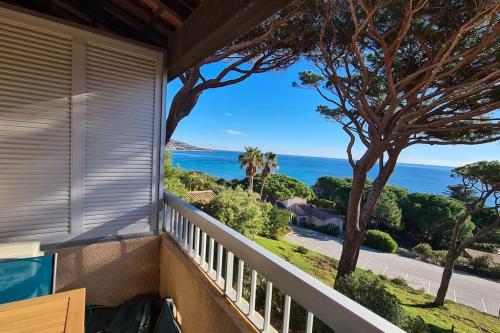 Vue mer appartement ,Plage la nartelle,avec loggia, sainte-maxime, France