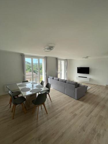 CarcèsにあるDuplex centre-villeのギャラリーの写真