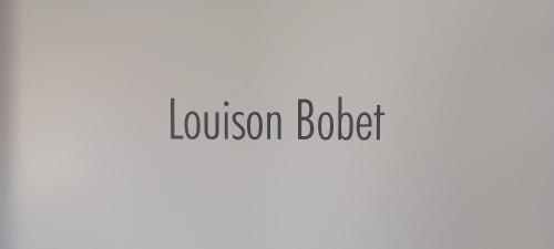 a sign that reads unicorn broker at Résidence hôtelière et SPA des sources du gros noyer in Malaucène