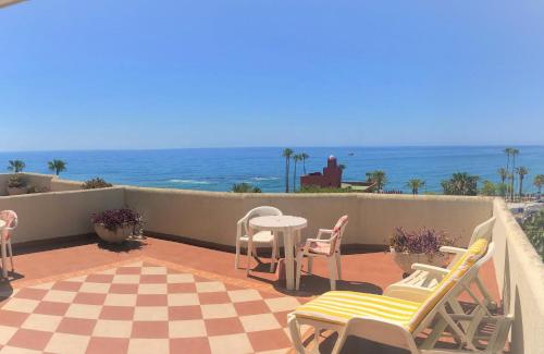 Deluxe Front Sea View Apartment Large Terrace