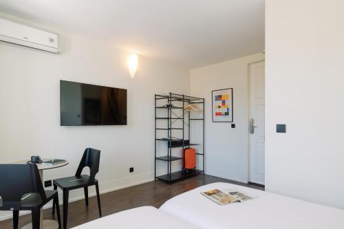 Cosme Apartments by Olala Homes