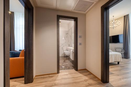 A bathroom at Hotel Concord