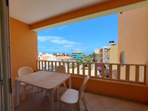 Apartment with Balcony near Beach Coquero Santa Maria Sal Service