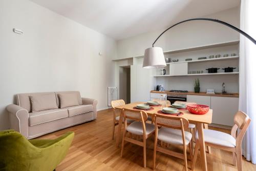 Casa Gracchi by Hili