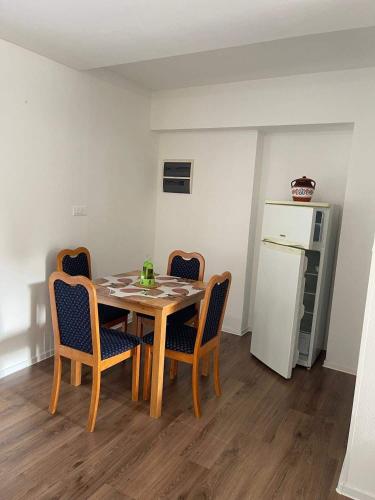 Kuchyň nebo kuchyňský kout v ubytování Apartma SAAAN