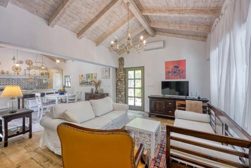 Villa Menta 2 2445