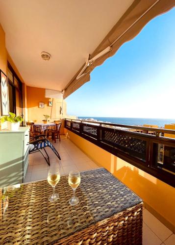 Casa HUGO - ocean view, quiet pool, fibre net, los Gigantes