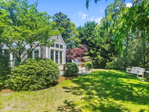 Κήπος έξω από το 853 Route 28 Harwich Port Cape Cod - Sandy Spot