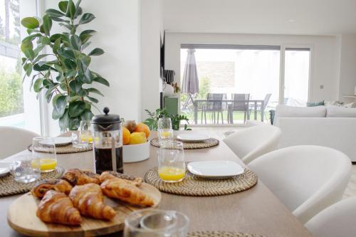 Φωτογραφία από το άλμπουμ του Amora Villa - Relaxing Oasis, 10 mins to beach, near Lisbon σε Amora