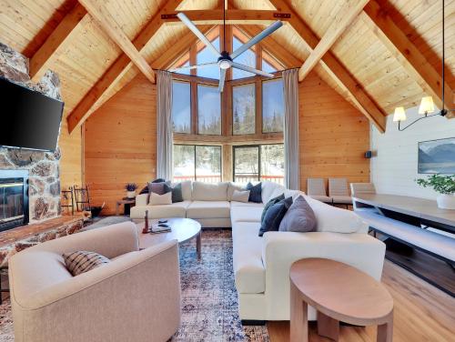 TV a/nebo společenská místnost v ubytování Arcade Games Brian Head Resort Newly Renovated