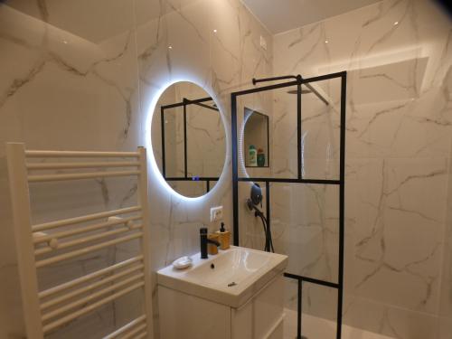Bilik mandi di ALICE STUDIO Apartment