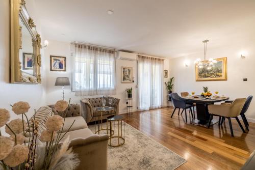 Amigo 2-Bedroom Luxury Suite - Balcony & Seaview