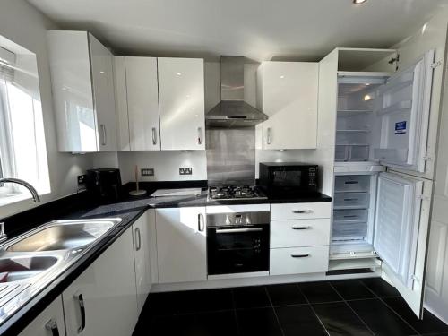 Gallery image of 3-bedroom house close to city centre in Manchester