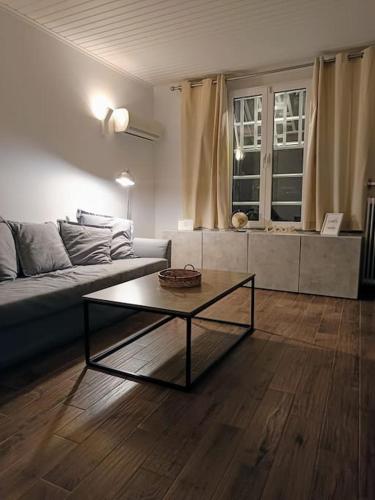 Cozy Garden House in the center of Glyfada