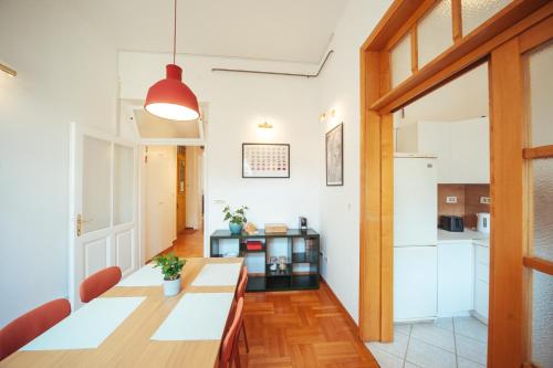 Head over Heels Apartment