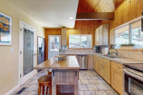Una cocina o zona de cocina en Summit Sanctuary