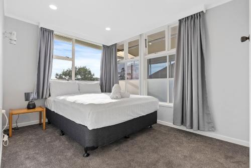 Gallery image of Kiwi Holiday Home with a View in Auckland