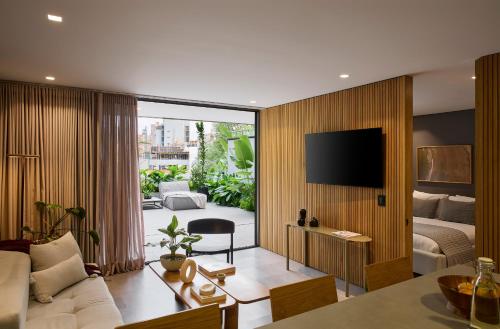 Wake Livingにあるテレビまたはエンターテインメントセンター
