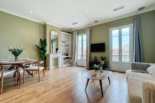 Photo de la galerie de l'établissement LE FORVILLE - Renovated 2P apartment in Marché Forville - IDEAL CONGRES, à Cannes