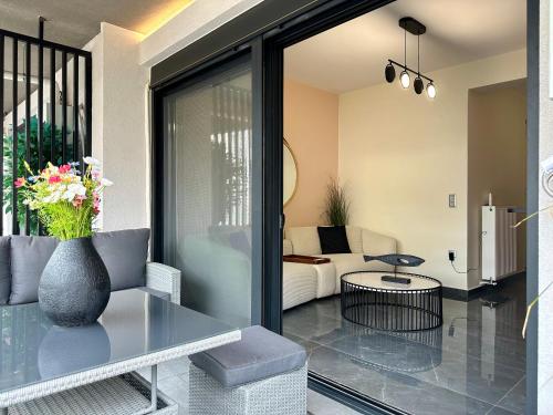 Sky Suite Apartments