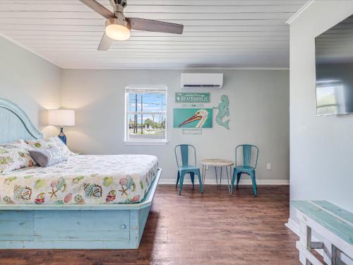 Postel nebo postele na pokoji v ubytování Oak Cottages 1