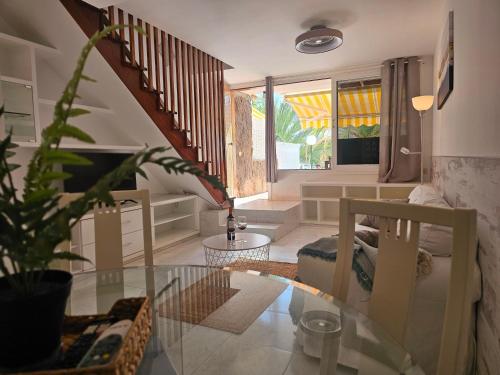 Comfortable duplex apartment near the beach