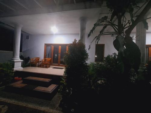 Un jardín fuera de Srinadi Private House Lovina