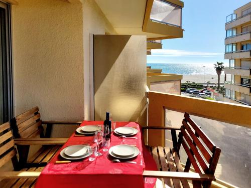 Canet en Roussillon : T2 front de mer 4 pers, parking, terrasse - FR-1-794-100