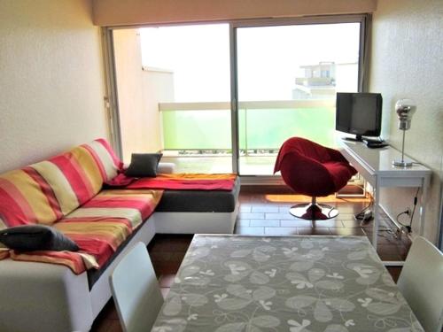 Photo de la galerie de l'établissement Canet T2 rénové, 4 pers, terrasse, parking, WIFI - FR-1-794-107, à Canet