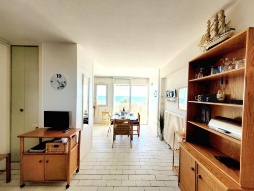 Photo de la galerie de l'établissement Canet-en-Roussillon - T2 Cosy avec Terrasse - 4 Pers - Vue Mer - Calme - FR-1-794-108, à Canet