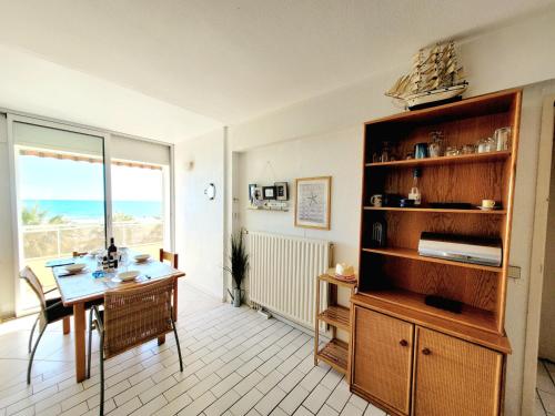 Photo de la galerie de l'établissement Canet-en-Roussillon - T2 Cosy avec Terrasse - 4 Pers - Vue Mer - Calme - FR-1-794-108, à Canet