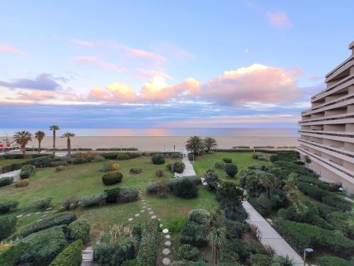 Canet Sud - T2 cabine 4/6 pers - Terrasse - Accès direct plage - FR-1-794-121