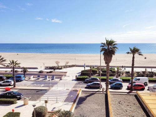 Canet-en-Roussillon - T2 lumineux pour 4 pers, terrasse, parking privé, plage à 50m