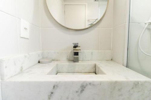 Et badeværelse på MB611 - Apto aconchegante na Liberdade c/piscina