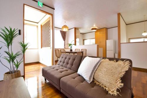 Posezení v ubytování URASOE House