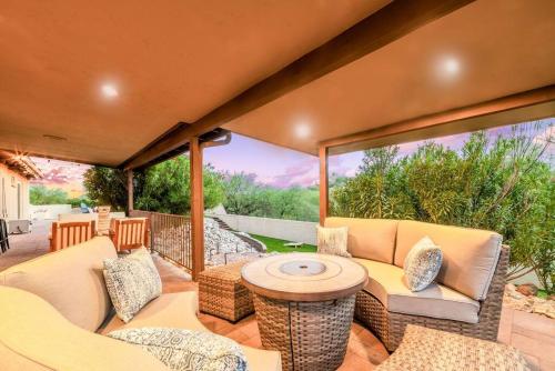 Posezení v ubytování Tucasa - Private Backyard Resort - Theater