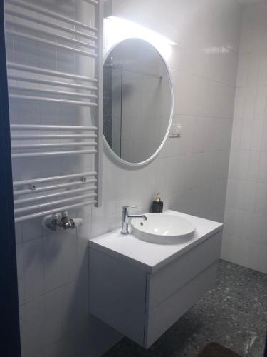 Ένα μπάνιο στο Apartamenty ZACISZE